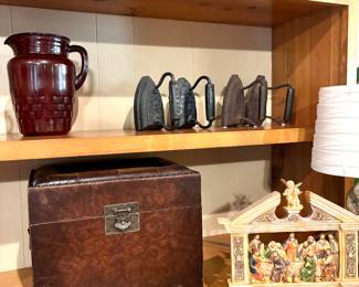 Various collectibles 