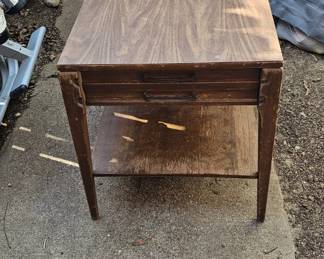 MCM Mersman night stand