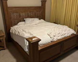 King 4 Poster Light Wooden Bed