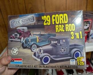 Monogram '29 Ford Rat Rod. 3 'n 1. 1/25. #85-4932. sealed 2012