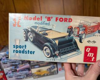 1932 Model 'B' Ford Sport Roadster (3 'n 1) Stock, Custom or Competition (1/25) 1960 Issue