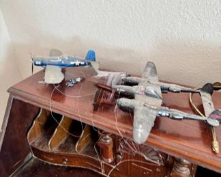 Airplane Figures