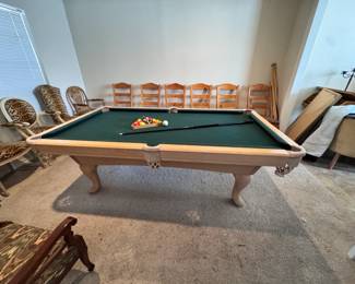 7' Billiard/Pool Table