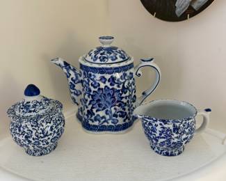 Dining Room
Blue & white pieces