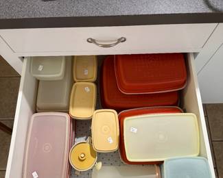 Kitchen
Tupperware