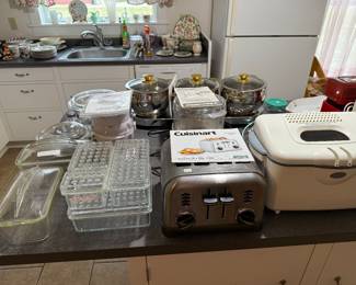 Kitchen
Refrigerator jars, Cuisinart Toaster, deep fryer