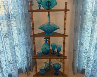 Living Room
Corner shelf, Teal glassware