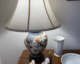 Dining Room
Asian lamp