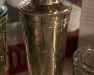 Cocktail shaker