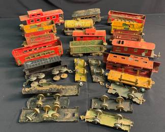 Vintage American Flyer Model Trains & Separated Parts And Wheels
Vintage ranging from very good to fair... Antiques looking for TLC 