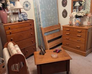 Brandt Ranch Oak Bedroom Furniture, Quilts