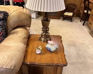 End Table, Lamp, Decor