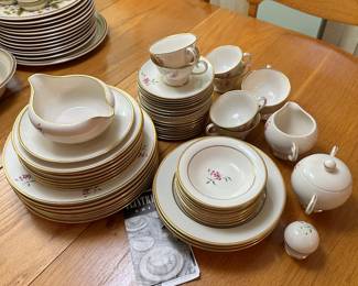 Flintridge "Fuchsia Gold" China