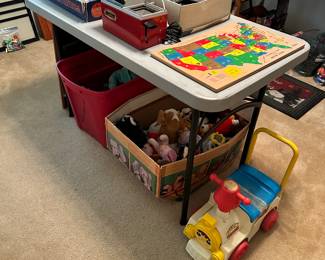 Train set, Puzzle, stuffed animals