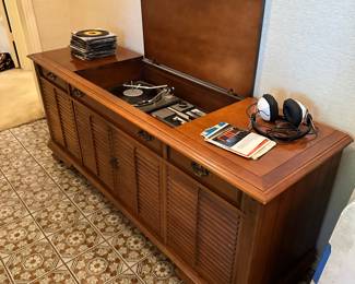 Stereo Console