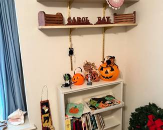 Halloween, Books, Decor
