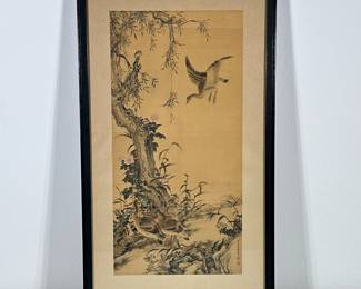 Chinese Scroll Painting Print | Reproduction on fabric of a scroll painting with birds
Sight 15.75 x 7.75 in. - h. 19.75 x w. 11.5 in (frame)


