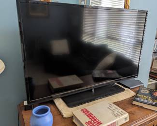 VIZIO FLATSCREEN