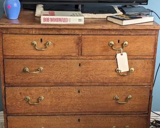 ANTIQUE CHEST OF DRAWERS