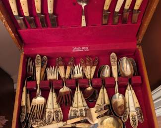 SIAM FLATWARE WITH BONE HANDLES 