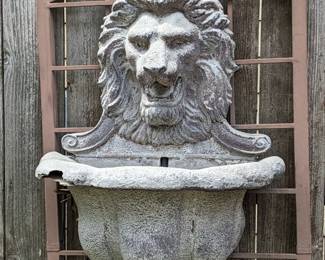FABRICATED LION FOUNTAIN