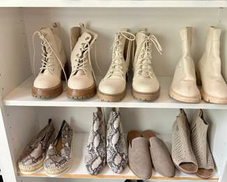 Ladies Shoes. Most size 10/11
