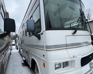 2004 Winnebago Sightseer