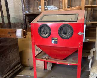 Central Pneumatic 40 lb. Capacity Floor Abrasive Blast Cabinet