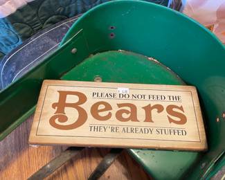 Please Do Not Feed the Bears Sign