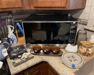 Microwave, Pitchers, Plates