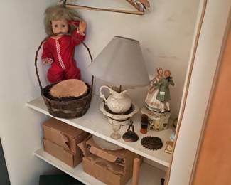 Baskets, Figurines 