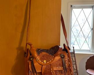 Saddle Purse