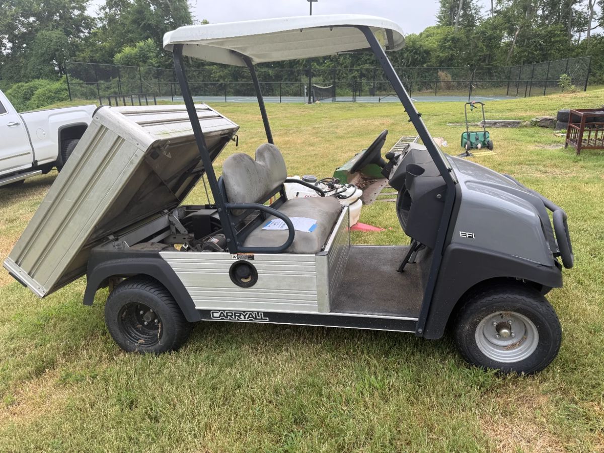 CLUB CAR JUST ADDED! Offers are being accepted in $250 increments. Current offer (morning of 8/1) is at $3500. Call Larry at 615.364.3726 for more information and making offers!