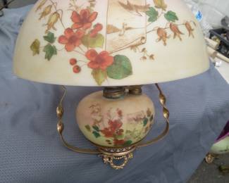 Hanging kerosene lamp