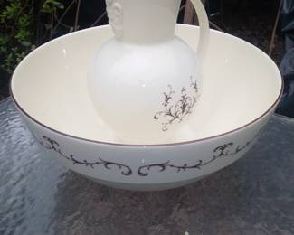 Wedgwood basin and pitcher wash set plus dinnerware set in same pattern and compleater set