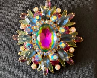 STUNNING 1964 JULIANA
D&E HELIOTROPE
WATERMELON RHINESTONE
BROOCH PENDANT