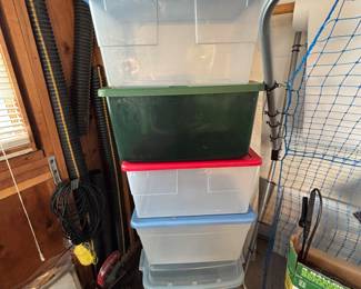Storage containers