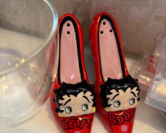 Betty Boop salt and pepper set