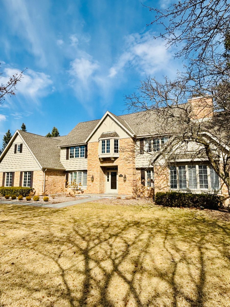 IRRESISTIBLE MEQUON ESTATE SALE!
