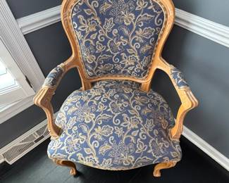 Dining chair details