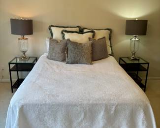 Queen size bed mattress and box springs
