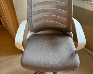 Desk chair