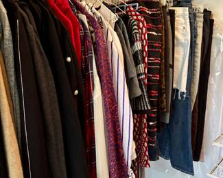 Womens clothing Sizes S, M, L
Ameliora
Astor
Athleta
Cabi
Cashmere Sweaters
Etc.
Frank & Eileen
Halogen
J. Crew
Linda Richard’s
Magaschoni New York
Ralph Lauren
Sax Fifth Avenue
The North Face Jackets
Veronica Beard
Victor Alfaro
White + Warren
White House Black Market
Worth New York