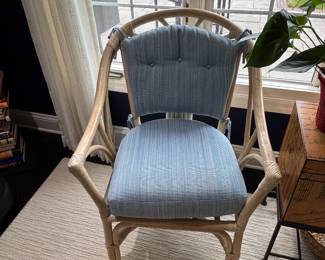 Rattan chair with pads