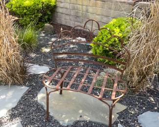 Rustic and rusty bench! Charming
