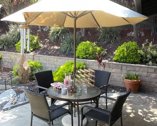 Very sweet little are set with umbrella