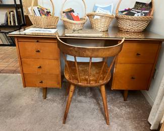 Paul McCobb for Planner Group
Winchendon Desk and Chair 