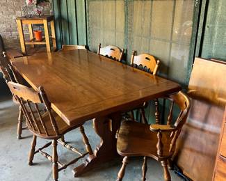 Ethan Allen Table and Six Chairs