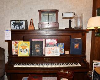 0484Family Room