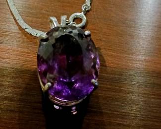 Large oval amethyst necklace approx
30 carats. Will have jeweler give exact